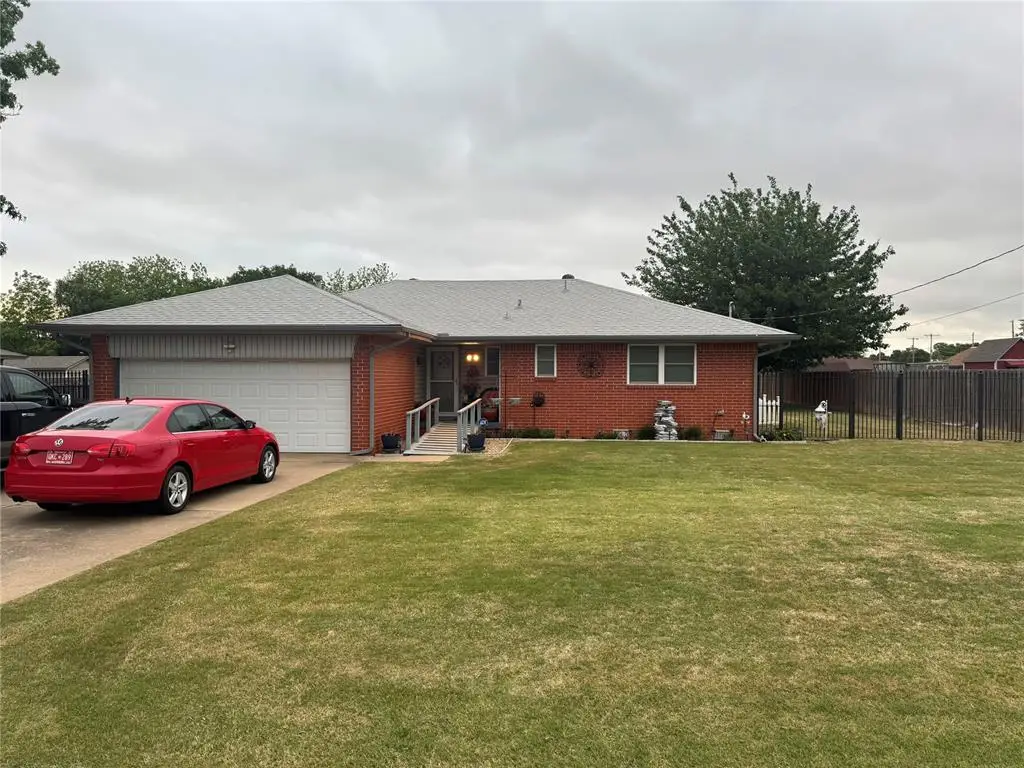 909 NW 32nd Street, Moore, OK 73160 - #1