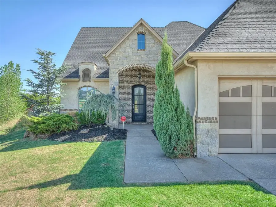 401 Newport Bridge, Edmond, OK 73034 - #2