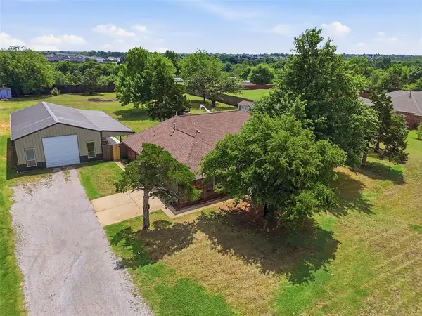 8424 Melanie Way, Edmond, OK 73025