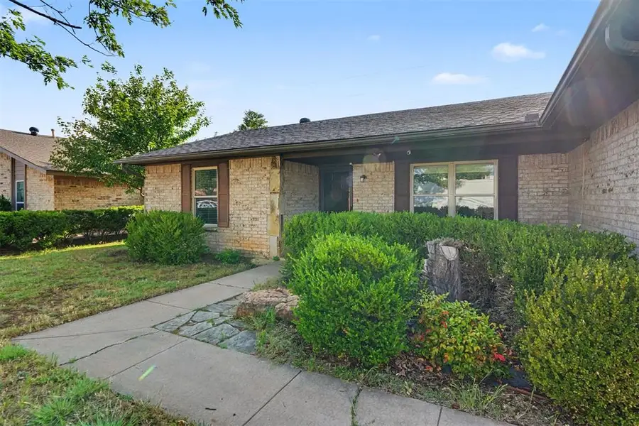 717 Windsor Drive, Altus, OK 73521 - #2