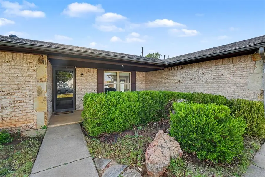 717 Windsor Drive, Altus, OK 73521 - #3