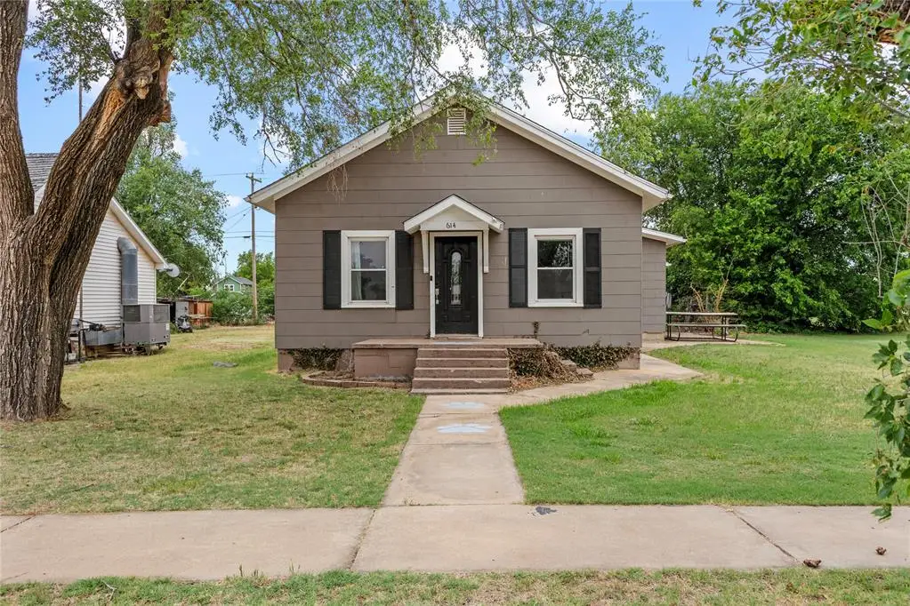 614 N 3rd Street, Okeene, OK 73763 - #1