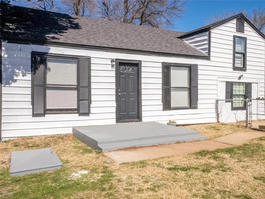 1715 SW E Avenue, Lawton, OK 73501 - #2