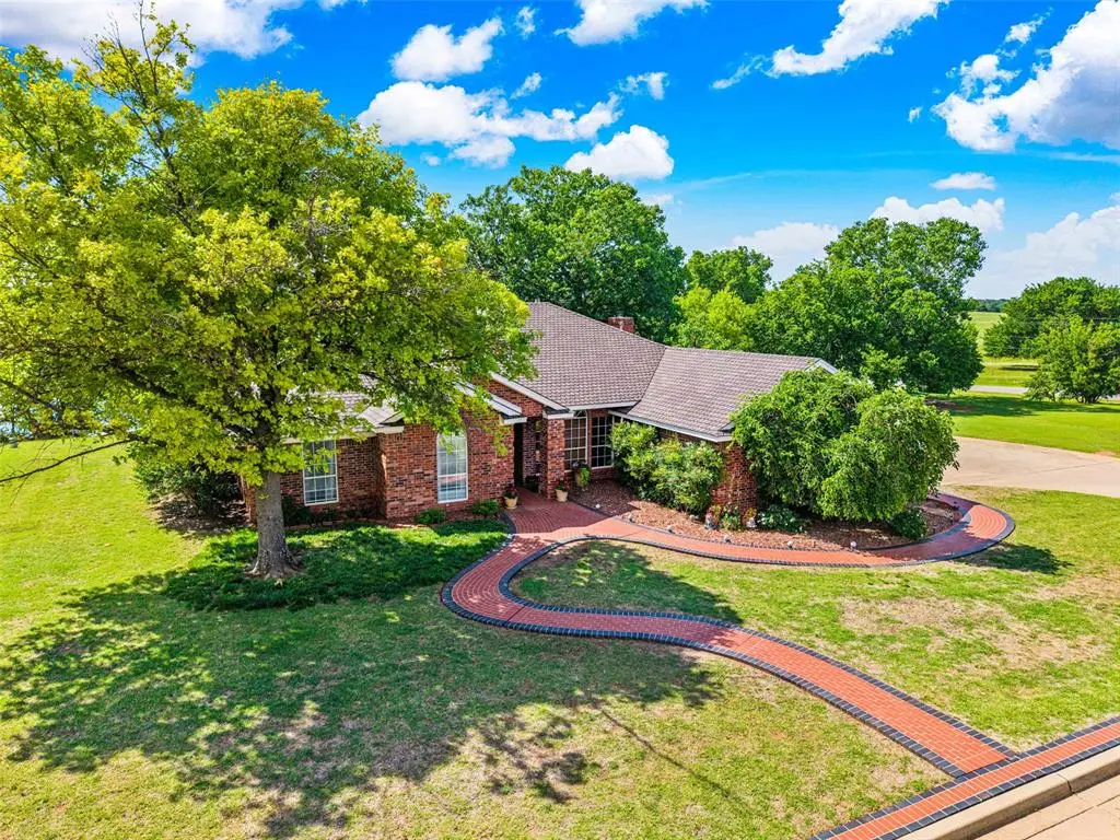 2102 Lakewood, Chickasha, OK 73018 - #1