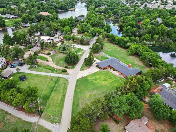 9600 Silver Lake Drive, Oklahoma City, OK 73162