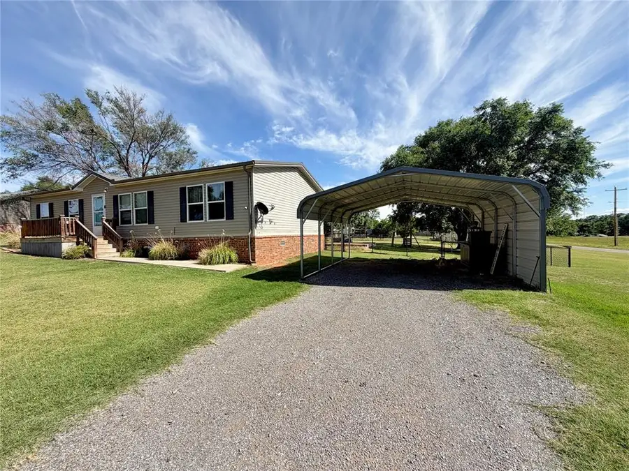 902 Banks Street, Hammon, OK 73650 - #2