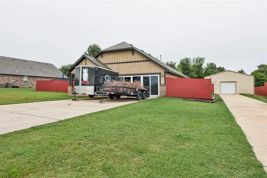 1430 Lakeview Drive, Edmond, OK 73034 - #2