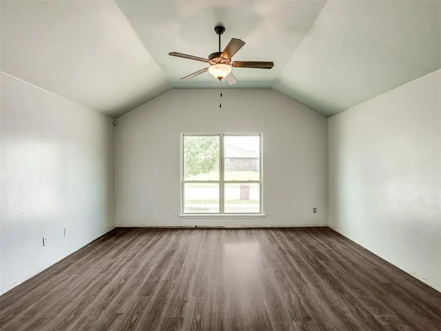 1225 Hickory Creek Drive, Yukon, OK 73099 - #3