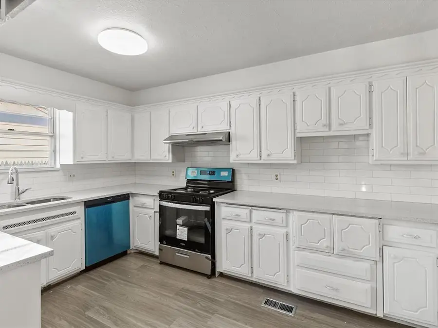 3112 N Viewpoint Drive, Midwest City, OK 73110 - #2