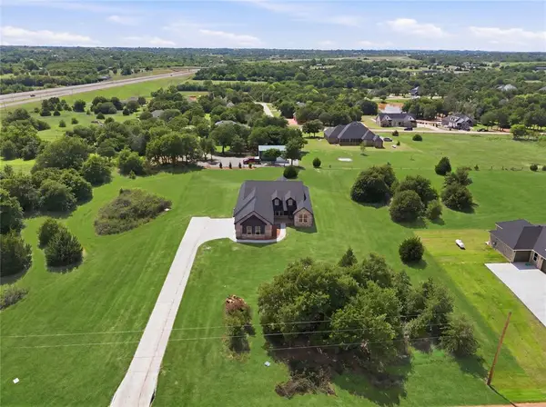 1240 Twin Oaks Dr, Blanchard, OK 73010