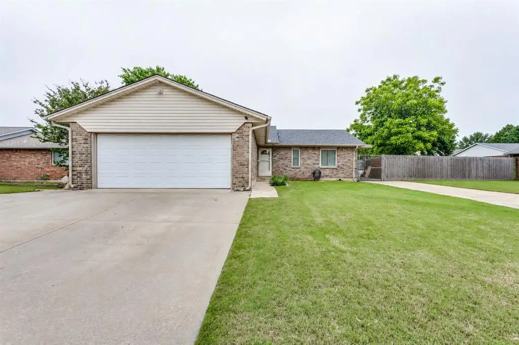 817 SE 9th Street, Moore, OK 73160 - #1