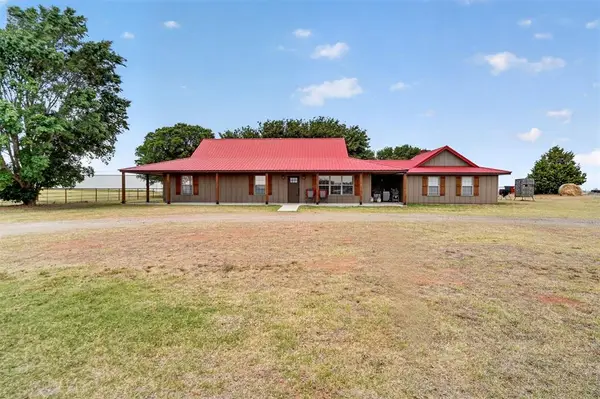 22982 N County Road 1940 Road, Mangum, OK 73554