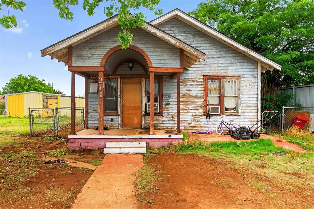 211 N Market Street, Cordell, OK 73632 - #1