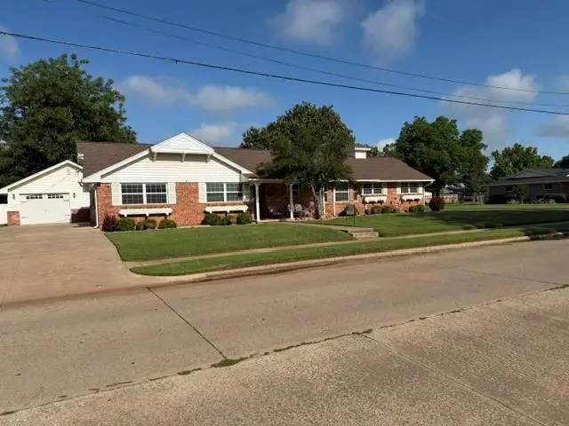 302 SW 10th Street, Lindsay, OK 73052 - #1