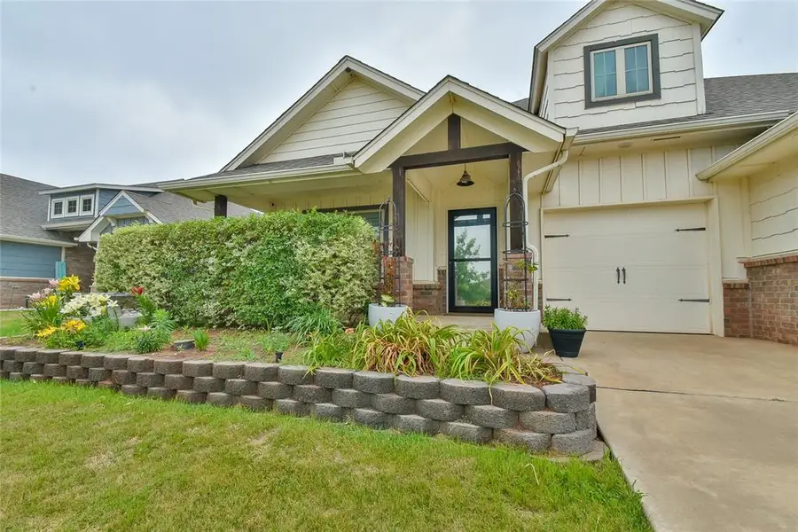 1305 N Storybrook Avenue, Mustang, OK 73064 - #2