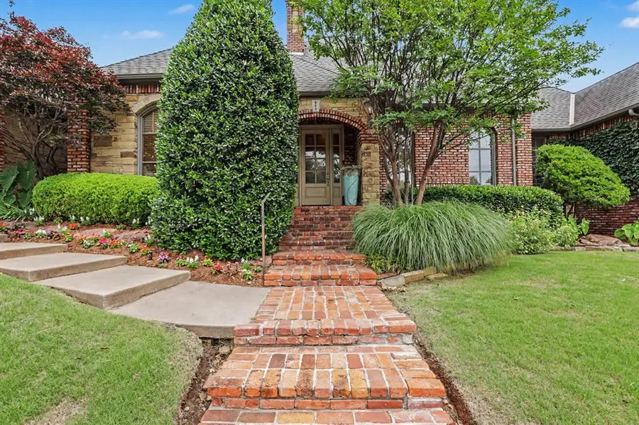 800 Shadow Wood Drive, Edmond, OK 73034 - #2