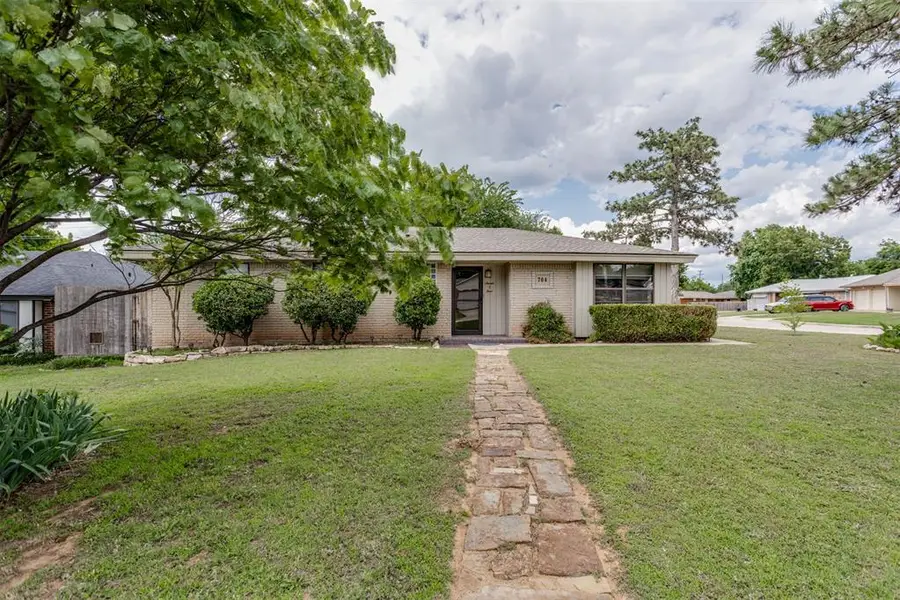 704 Vick Circle, Yukon, OK 73099 - #2