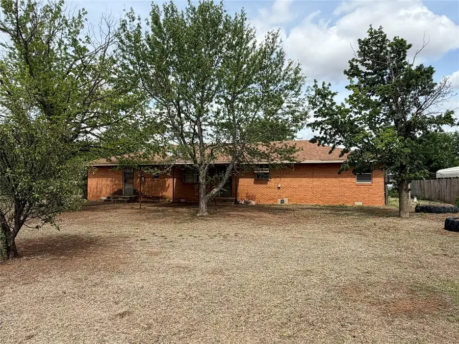 210 S 6th Street, Sentinel, OK 73664 - #3