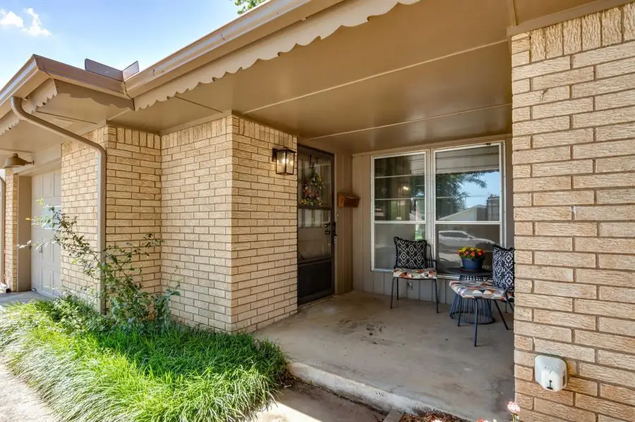 1109 W Peebly Drive, Midwest City, OK 73110 - #2