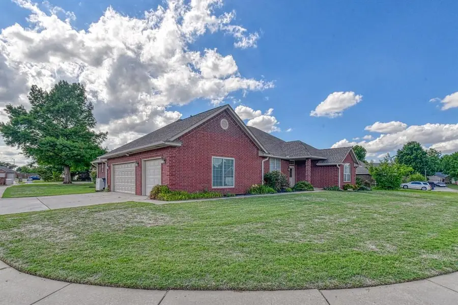 9605 S Hillcrest Drive, Oklahoma City, OK 73159 - #3