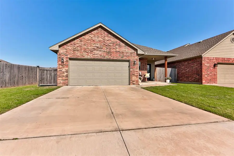 1113 Golden Leaf Drive, Moore, OK 73160 - #2