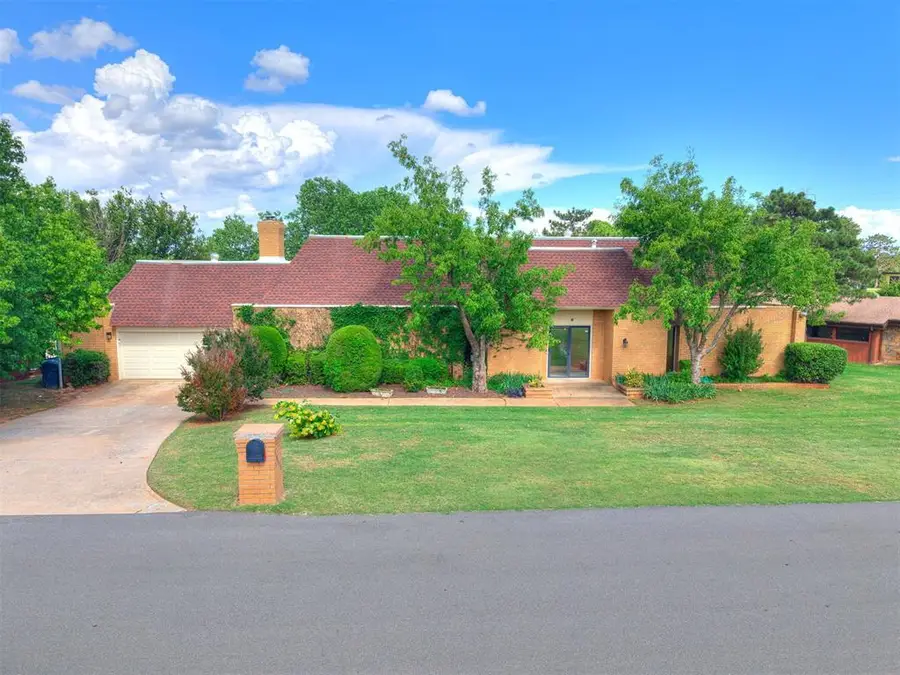10208 Westlake Drive, Oklahoma City, OK 73162 - #2