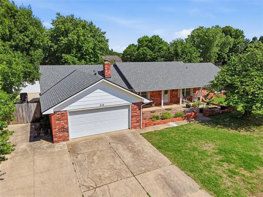 616 N Falcon Way, Mustang, OK 73064 - #2