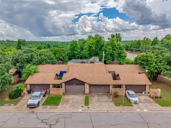 2910 Stonepoint Dr #2910, Edmond, OK 73034