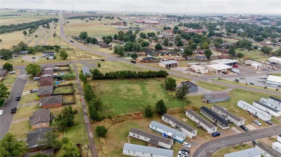 NW Main Street, Weatherford, OK 73096 - #2