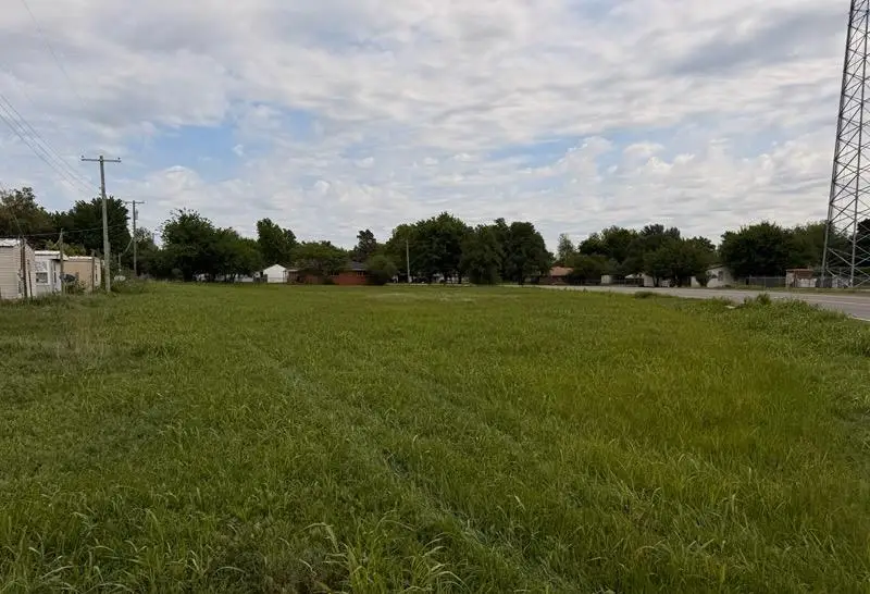 605 SW 4th Street, Tuttle, OK 73089 - #1