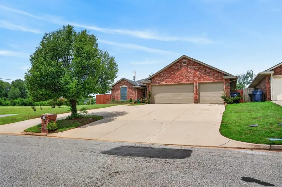 12127 SW 4th Street, Yukon, OK 73099 - #2