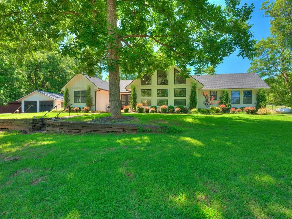 2221 W College Avenue, Guthrie, OK 73044 - #1