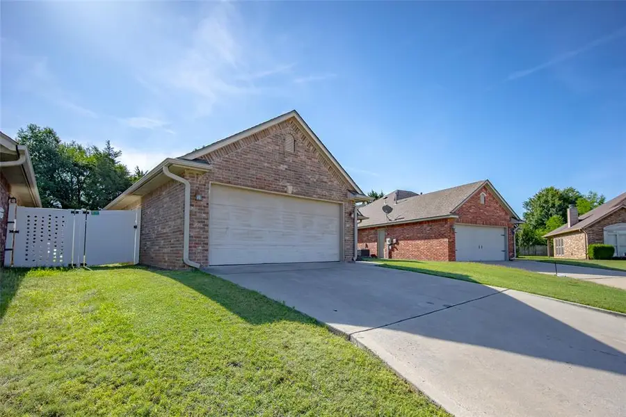 1705 Bridlewood Court, Shawnee, OK 74804 - #3