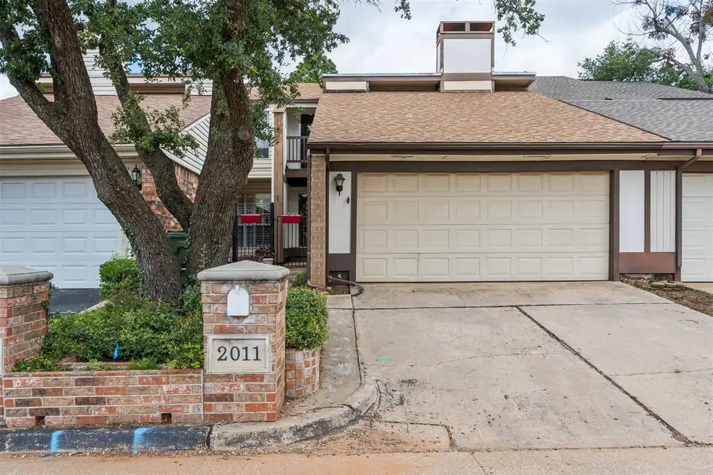 2011 Three Stars Road, Edmond, OK 73034 - #1
