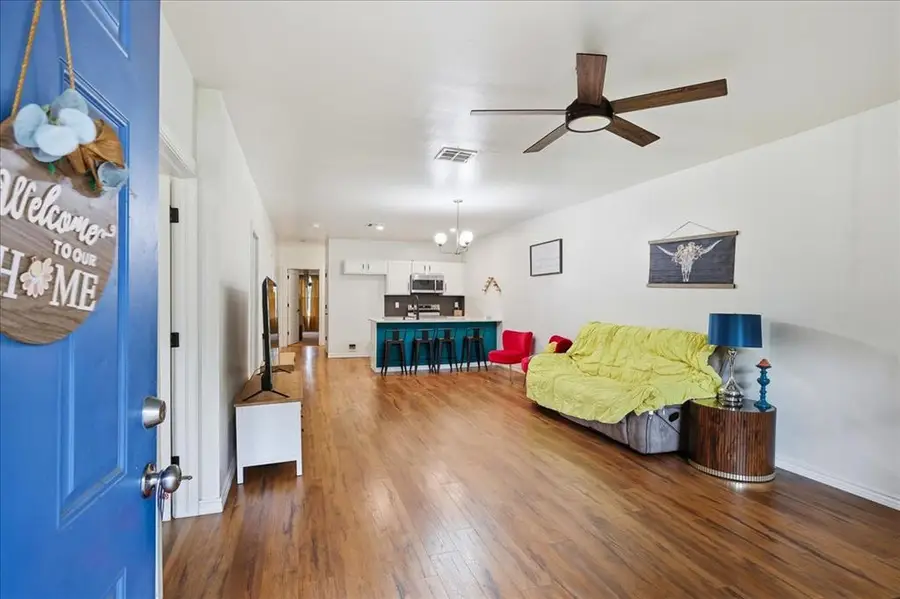 609 E Grant Avenue, Guthrie, OK 73044 - #3