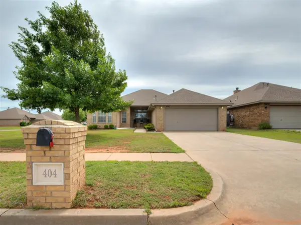 404 S Pointe Lane, Mustang, OK 73064