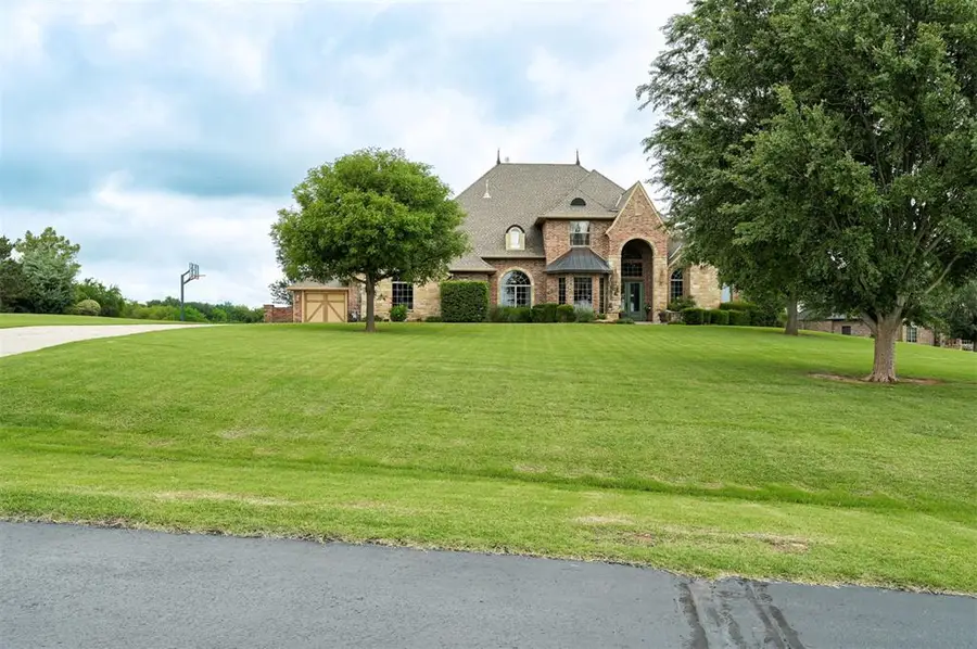 18299 Carlton Way, Edmond, OK 73012 - #2