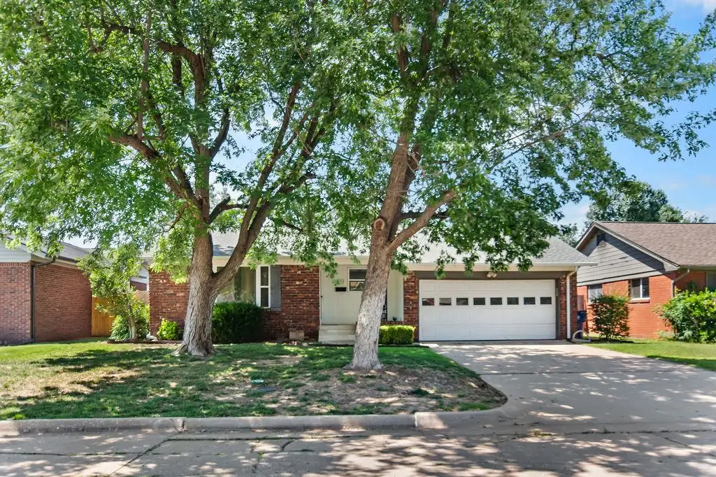 2824 Manchester Drive, The Village, OK 73120 - #1