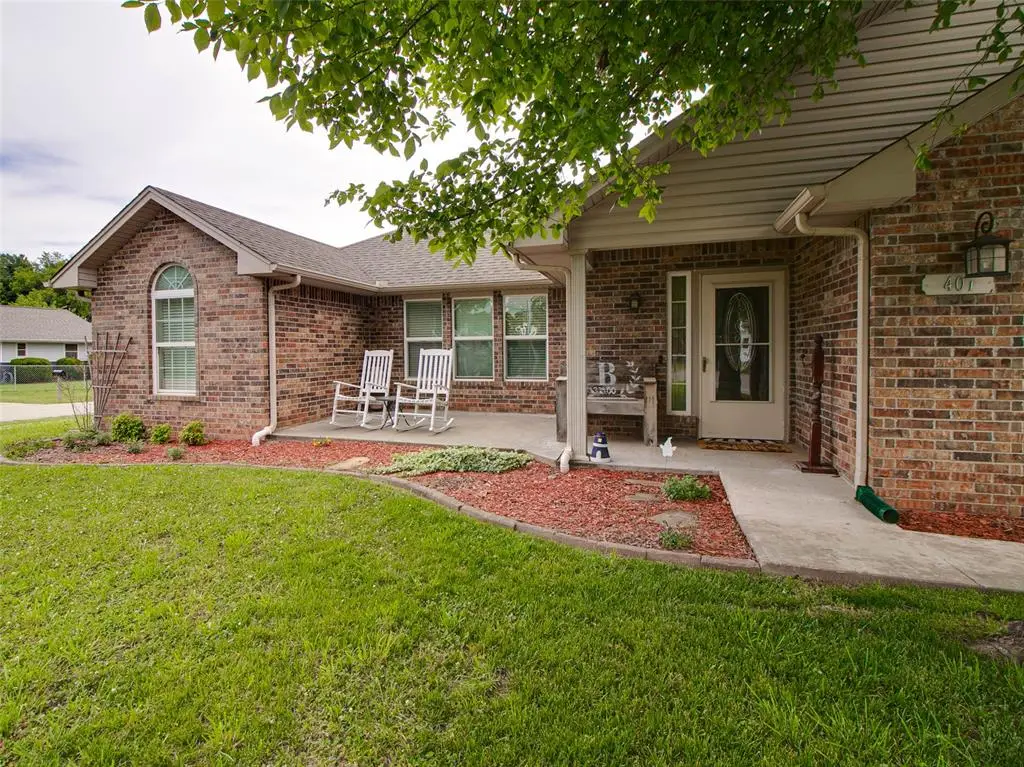 401 S 10th Avenue, Stroud, OK 74079 - #1