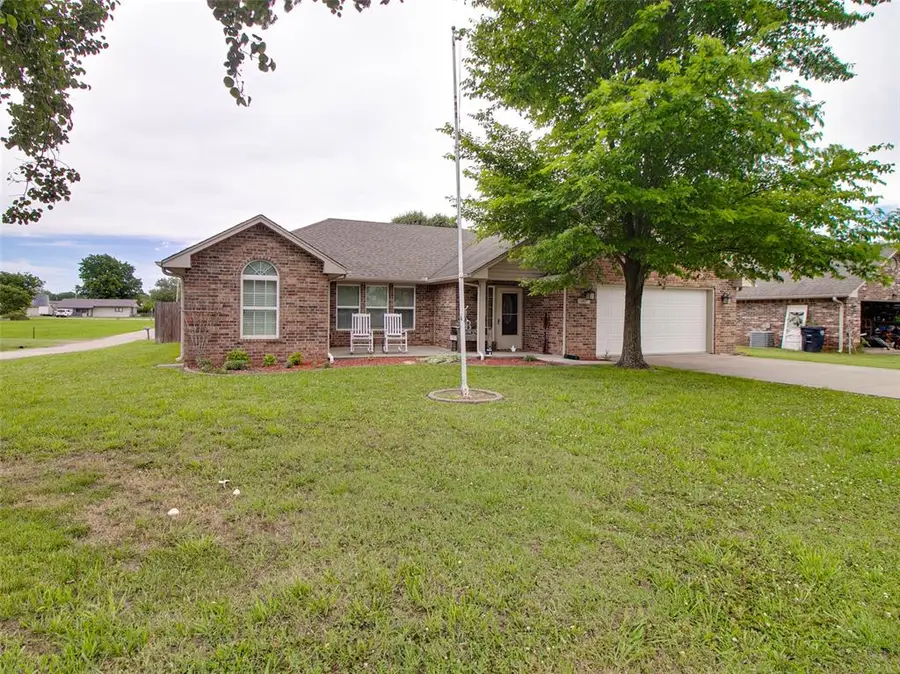 401 S 10th Avenue, Stroud, OK 74079 - #2