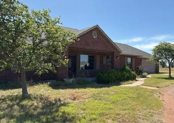 10748 N 1990 Road, Elk City, OK 73644
