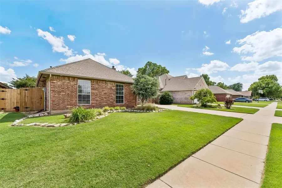 1066 Hilltop Mansion, Yukon, OK 73099 - #3