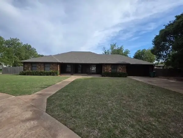 700 E Cleveland Street, Mangum, OK 73554