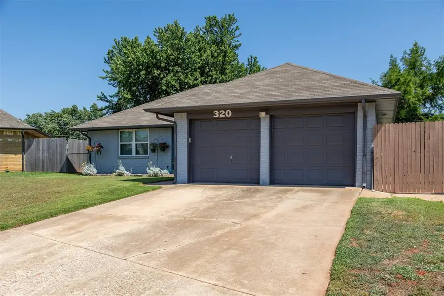 320 E Elder Lane, Mustang, OK 73064 - #2
