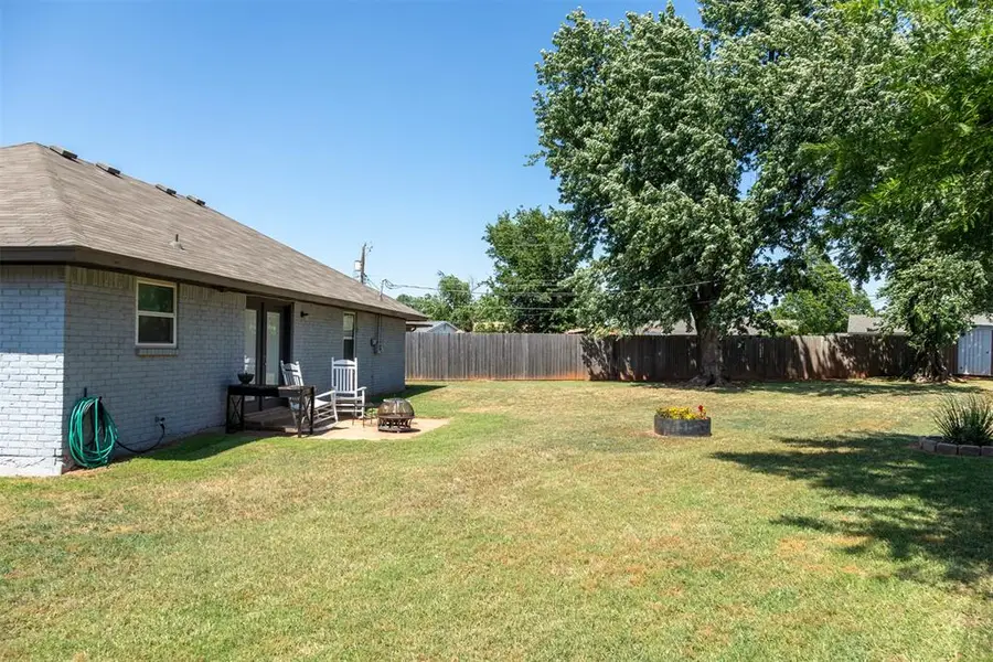 320 E Elder Lane, Mustang, OK 73064 - #3