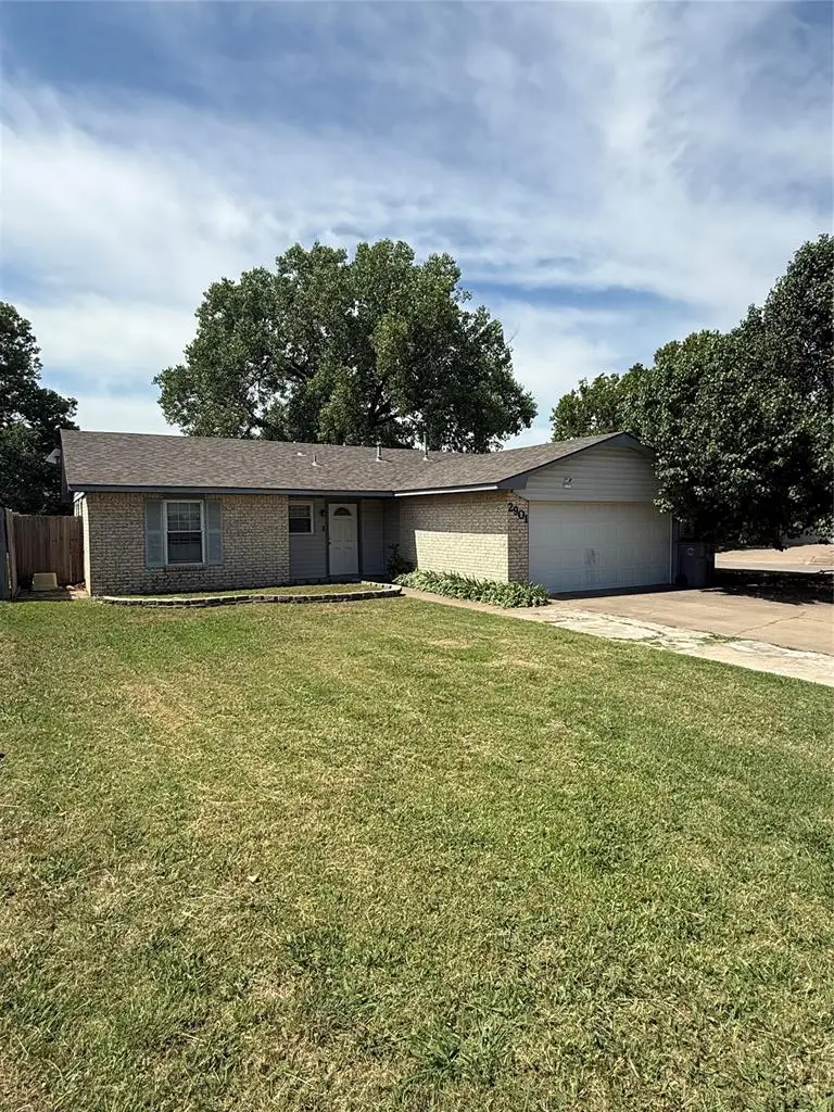 2901 NE Lakeview Circle, Lawton, OK 73507 - #1