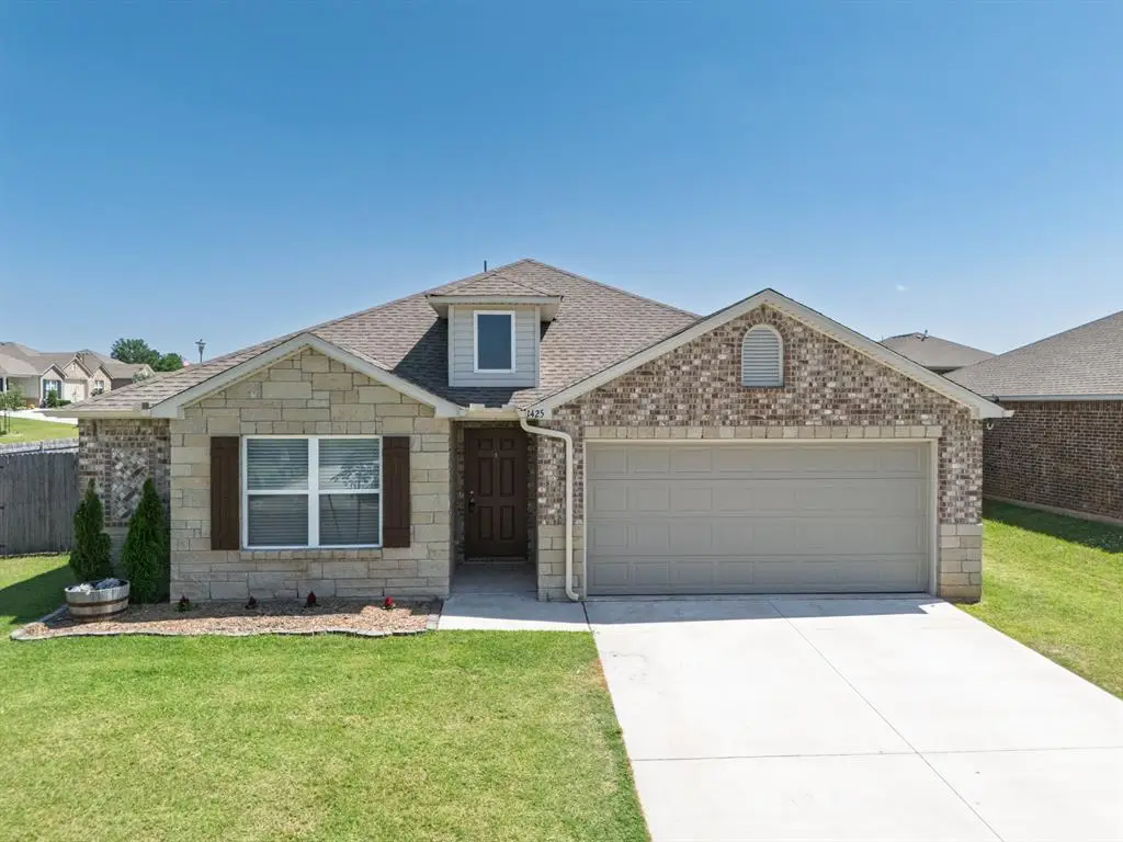1425 Madison Avenue, Shawnee, OK 74804 - #1