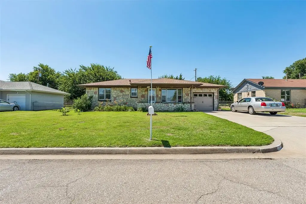 701 Thompson Drive, El Reno, OK 73036 - #1