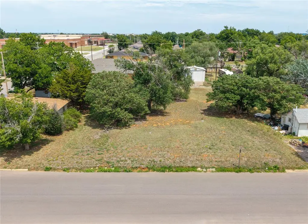 416 N Illinois Street, Weatherford, OK 73096 - #1