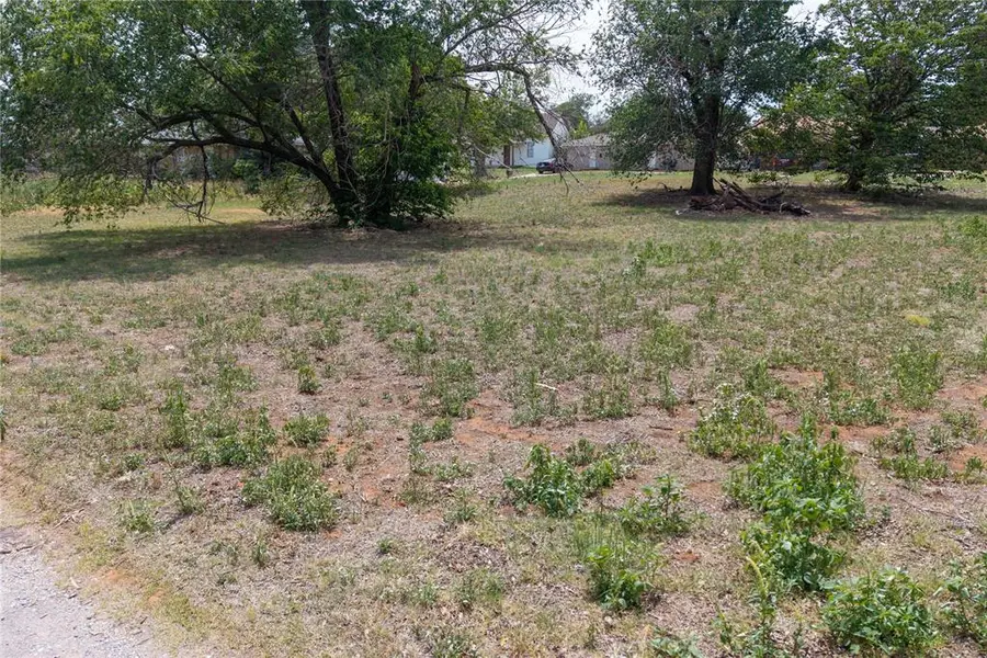 416 N Illinois Street, Weatherford, OK 73096 - #3